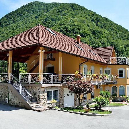 Apartment Sotocje Dolenja Trebusa ภายนอก รูปภาพ