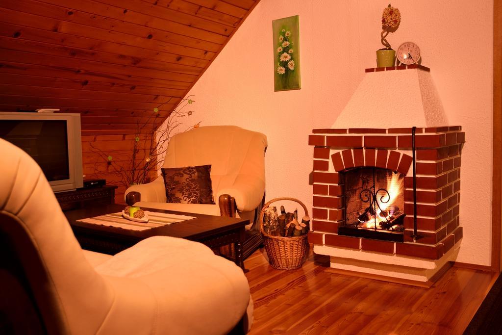 Apartment Sotocje Dolenja Trebusa ภายนอก รูปภาพ