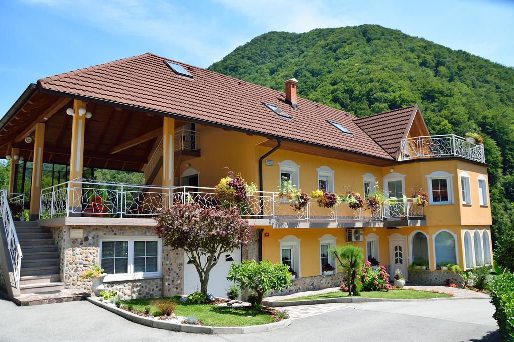 Apartment Sotocje Dolenja Trebusa ภายนอก รูปภาพ